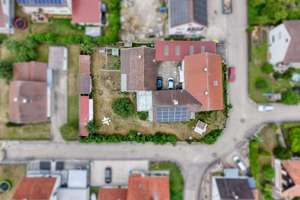 ***Großzügiges Mehrfamilienhaus mit 3 Wohneinheiten, PV- Anlage, Garagen & Werkstatt*** – 94431 Pilsting – Vorschaubild 31