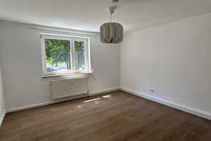 Frisch sanierte 2-Zimmer-Wohnung in Göggingen – ideal für Singles, Paare oder WG – Bayerstr 22, 86199 Augsburg – Vorschaubild 3