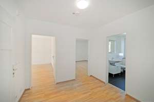 Gemütlicher Altbau direkt am Park. Helle 3-Zi-Whg mit großer Wohnküche & Balkon zum ruhigen Innenhof – Die vollständige Adresse der Immobilie erhältst du vom Anbieter., 80993 Alt-Moosach, München – Vorschaubild 4