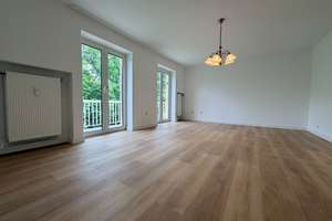 Zentral & absolut ruhig wohnen: Frisch sanierte 3-ZKB mit Balkon in Siegen – Rosterstraße 43, 57074 Siegen, Siegen – Vorschaubild 2