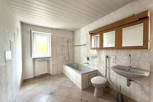 Wohnen mit Perspektive - Haus mit viel Ausbaureserve im Dachgeschoss – Die vollständige Adresse der Immobilie erhältst du vom Anbieter., 88529 Zwiefalten – Vorschaubild 11