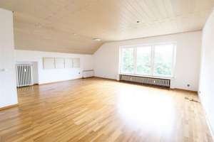 Lichtdurchflutete Dachgeschosswohnung in grüner ruhiger Lage – Die vollständige Adresse der Immobilie erhältst du vom Anbieter., 47807 Fischeln, Krefeld – Vorschaubild 3