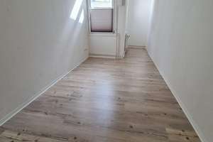 Helle 3-Zimmer-Wohnung direkt in der Göttinger Innenstadt – für WG, Paare & Berufstätige – Johannisstraße 6, 37073 Innenstadt, Göttingen – Vorschaubild 1