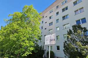 **KLEIN ABER MEIN**hübsche Singlewohnung // Balkon // 4.OG // Bad mit Wanne // ab Sofort
