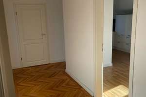 Geschmackvolle 3-Zimmer-DG-Wohnung mit Balkon und Einbauküche in Riemerling – Die vollständige Adresse der Immobilie erhältst du vom Anbieter., 81825 Berg am Laim Ost, München – Vorschaubild 3