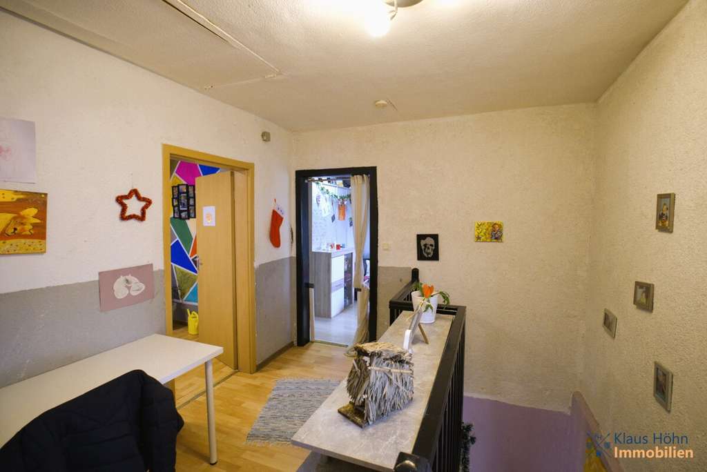 Immobilie in Waldbrunn - Zweifamilienhaus im Schatten der Burg Ellar - Bild 1