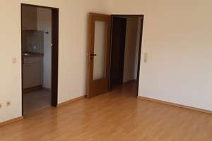 Schöne, helle 2-Zimmer Wohnung mit Balkon im 2. OG in Augsburg-Pfersee – Kazböckstraße 2, 86157 Pfersee-Nord, Augsburg – Vorschaubild 4