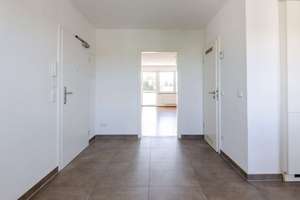 Sonnige 3-Zi.-Wohnung mit Südbalkon in ruhiger Lage! – Die vollständige Adresse der Immobilie erhältst du vom Anbieter., 85567 Grafing bei München – Vorschaubild 2