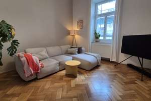 Stilvoll wohnen in Schwabing-West: 2-Zimmer-Altbauwohnung mit Charakter