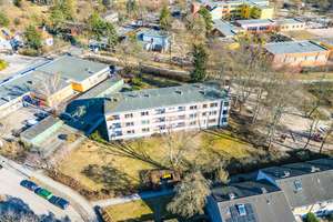 Bezugsfrei! 4 Zimmer mit Sonnigem Balkon. Renovierungsbedürftig