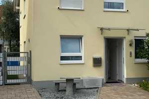 Günstige, neuwertige 6-Raum-Doppelhaushälfte mit geh. Innenausstattung und EBK