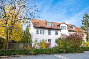 Licht,Raum und Charme unterm Dach! – Die vollständige Adresse der Immobilie erhältst du vom Anbieter., 81476 Forstenried, München – Vorschaubild 1