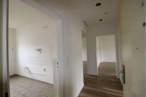 * 3 ZIMMER MIT BALKON IM ERDGESCHOSS*, DU-Rheinhausen, Augustastr. – Alte Krupp-Siedlung – Die vollständige Adresse der Immobilie erhältst du vom Anbieter., 47229 Friemersheim, Duisburg – Vorschaubild 3