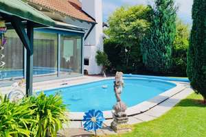 Architektenhaus mit Wintergarten, Pool, und nachhaltiger Energietechnik! – Die vollständige Adresse der Immobilie erhältst du vom Anbieter., 87761 Lauben – Vorschaubild 1
