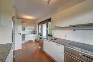 EFH-Highlight in Birkenfeld: Pool, Sauna, Doppelgarage & Gartenparadies, Freisitz und Aussichtslage – Die vollständige Adresse der Immobilie erhältst du vom Anbieter., 75217 Birkenfeld – Vorschaubild 5