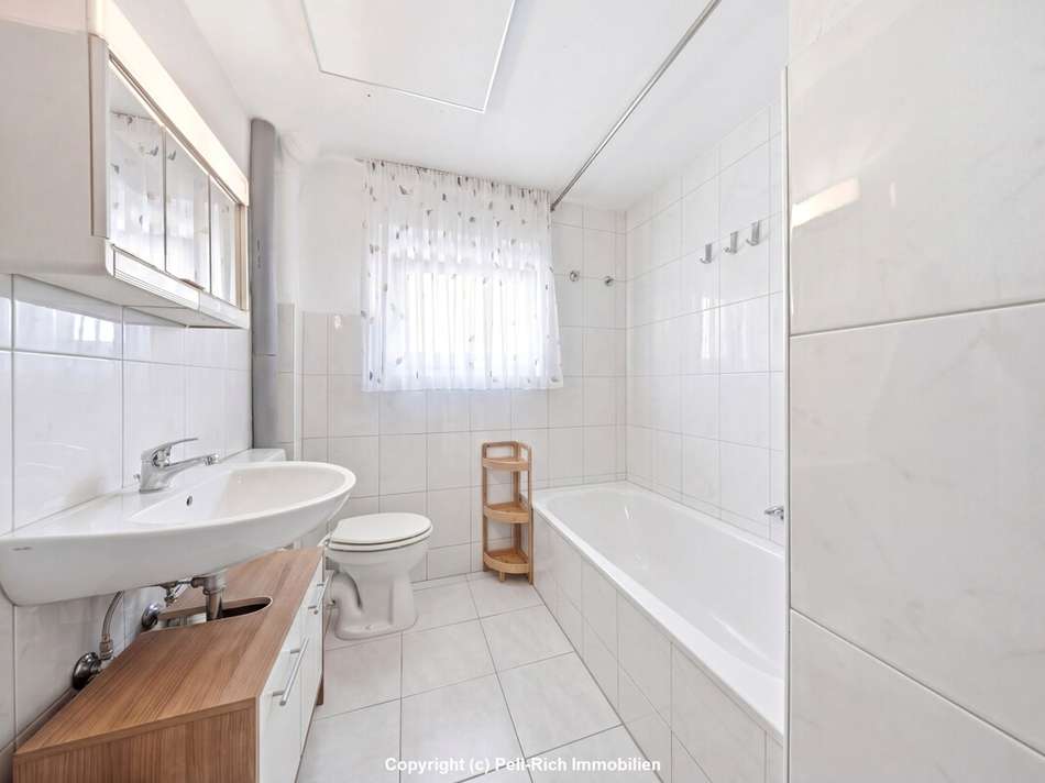 Badezimmer Vorderhaus EG