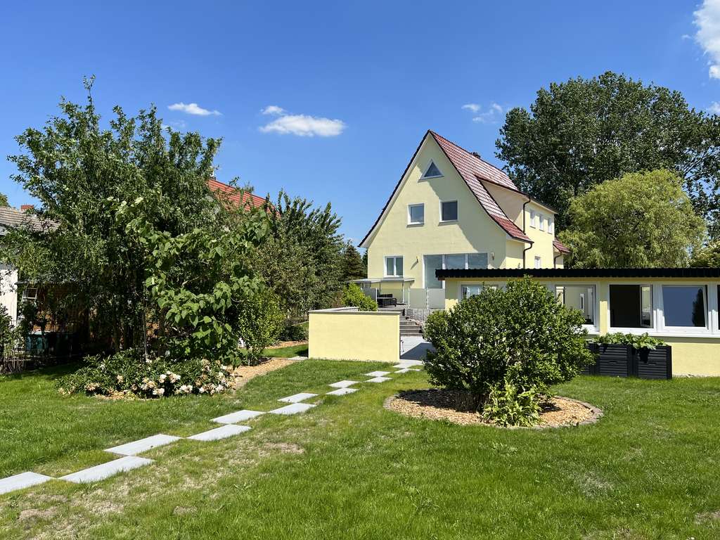 Immobilie in Lambrechtshagen - Geräumiges Einfamilienhaus mit 5 Zimmern in Rostock-Reutershagen - Bild 0