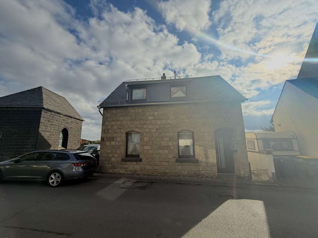 Immobilie in Ettringen - Charmantes Einfamilienhaus für Singles oder Paare in Ettringen - Bild 0