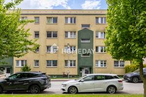Helle 3-Zimmer-Wohnung mit Loggia und Grünblick