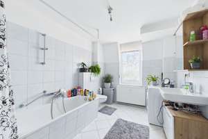 Topsanierte 2 Zimmer Wohnung auf 65 m² in Nürnberg mit  EBK ohne Ablöse uvm.! – Die vollständige Adresse der Immobilie erhältst du vom Anbieter., 90441 Schweinau, Nürnberg – Vorschaubild 3