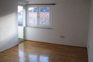 Hell, modern, renoviert: Deine neue 2-Zimmer-Wohnung mit Balkon – Jannerstr. 16, 93053 Kasernenviertel, Regensburg – Vorschaubild 4