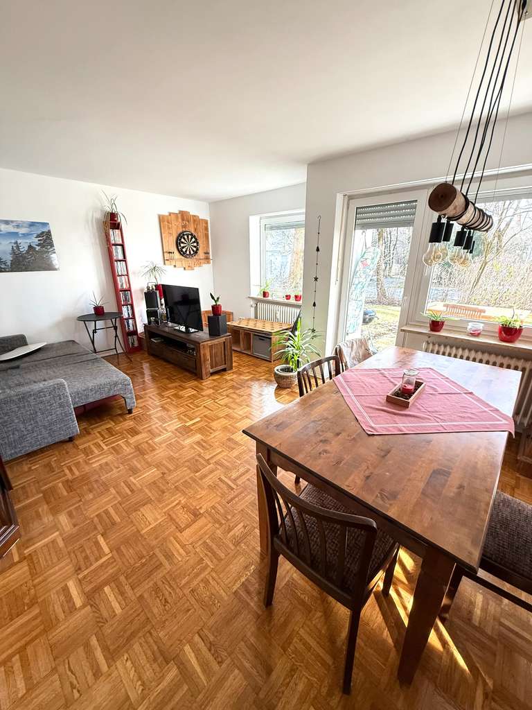 Immobilie in Kirchheim bei München - Attraktive 3-Zimmer-Erdgeschosswohnung mit Garten in ruhiger Lage von München - Bild 0