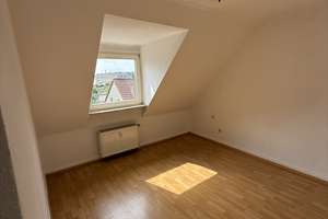 TOP 2,5-Zimmer-Dachgeschosswohnung in Duisburg Untermeiderich – Die vollständige Adresse der Immobilie erhältst du vom Anbieter., 47137 Untermeiderich, Duisburg – Vorschaubild 5