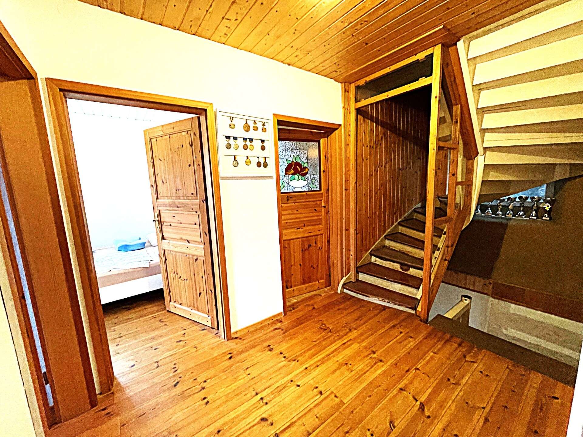 Immobilie in Üxheim - Wohnen Sie da, wo andere Urlaub machen
1 Haus und 1 Wohnung  mit Doppelgarage
stilvoll - gemütlich - Bild 15