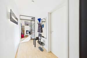 Schöne Maisonette-Dachgeschosswohnung in einem kleinen Mehrfamilienhaus mit nur 6 Einheiten in Solln – Die vollständige Adresse der Immobilie erhältst du vom Anbieter., 81479 Solln, München – Vorschaubild 4