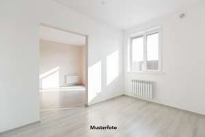 3-Zimmer-Wohnung nebst Loggia – Leibnizstr. xx, 10625 Charlottenburg, Berlin – Vorschaubild 1