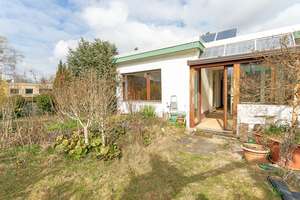 Freistehender Bungalow mit großzügigem Grundstück und Photovoltaik in Zehlendorf – Die vollständige Adresse der Immobilie erhältst du vom Anbieter., 14165 Zehlendorf, Berlin – Vorschaubild 2