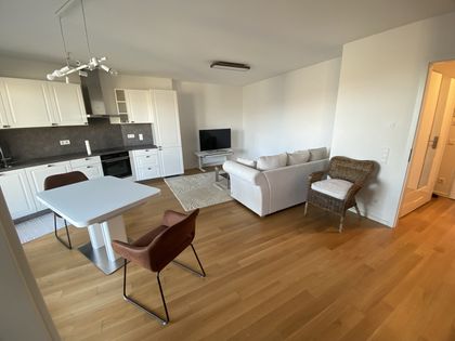 2,5 Zimmer store Dachgeschosswohnung am Rolandplatz