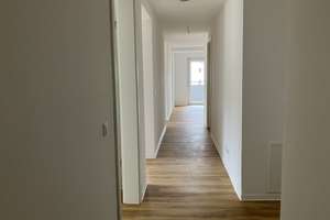 Erstbezug nach Modernisierung: großzügige Vier-Zimmer-Wohnung mit 3 Balkonen – Hildebrandstraße 30, 76227 Durlach, Karlsruhe – Vorschaubild 3