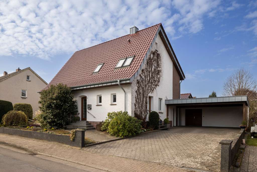 Immobilie in Lübbecke - Gepflegtes Einfamilienhaus mit besonderem Wohnambiente – ruhig & zentrumsnah in Lübbecke - Bild 0