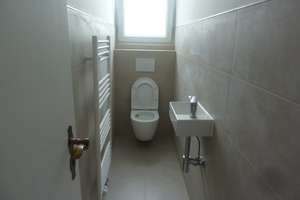 Renovierte 3-Zi.-Whg., 4. OG., Lift, 2  Balkone, K.D. saniertes Bad, G.-WC, ca. 100 m², € 1.300,-- – 40625 Gerresheim, Düsseldorf – Vorschaubild 7