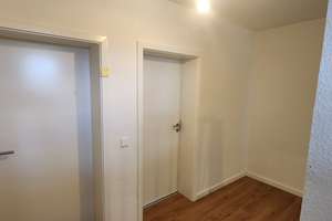 Spacious 4-Room Apartment (Geräumige 4-Zimmer-Wohnung). Heating cost is included in total rent. – Die vollständige Adresse der Immobilie erhältst du vom Anbieter., 40237 Düsseltal, Düsseldorf – Vorschaubild 13