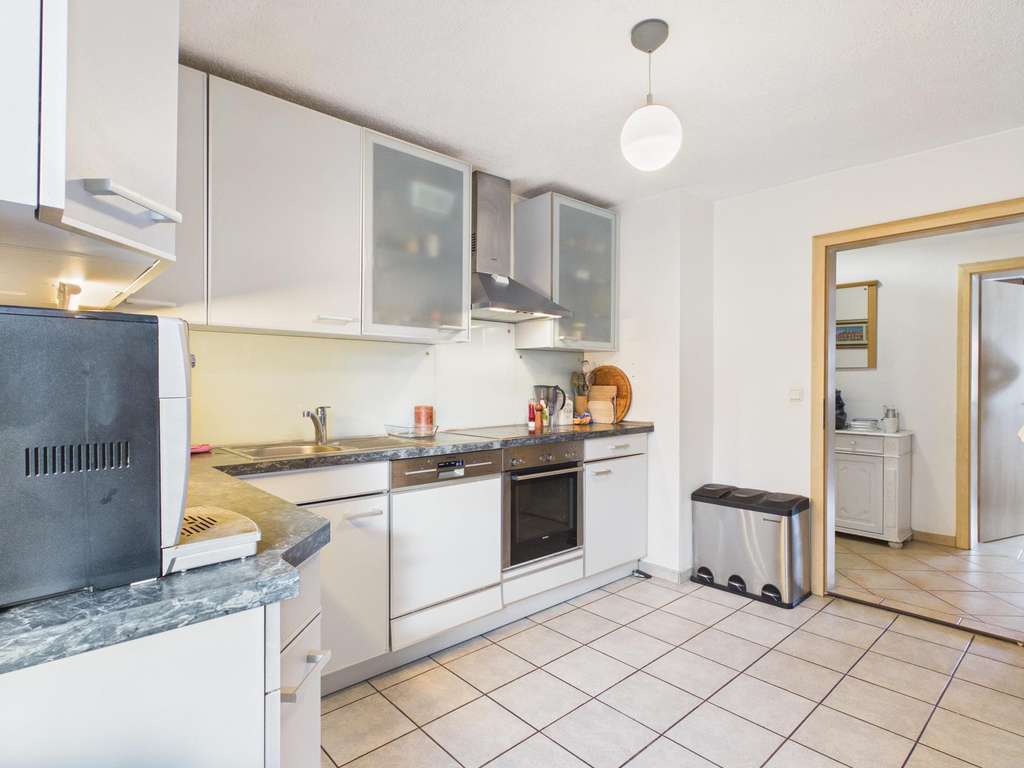 Immobilie in Sankt Wolfgang - Gepflegte 4-Zimmer-Wohnung mit Balkon, eigenem Garten - Bild 4