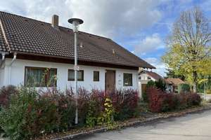 Gepflegtes Einfamilienhaus in ruhiger, sonniger Wohnlage mit Ausbaupotenzial in Hechingen! – Die vollständige Adresse der Immobilie erhältst du vom Anbieter., 72379 Hechingen – Vorschaubild 3