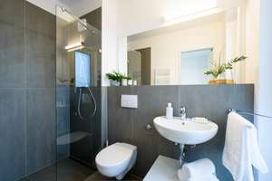 Möbliertes Apartment mit 2 Schlafzimmern, Balkon und ALL-IN-Miete in Potsdam – Ahornstraße 8, 14482 Babelsberg Süd, Potsdam – Vorschaubild 8