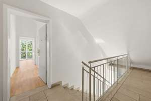 Lichtdurchflutete Dachgeschosswohnung in ruhiger Lage mit großer Fensterfront & Dachterrasse – Die vollständige Adresse der Immobilie erhältst du vom Anbieter., 81247 Obermenzing, München – Vorschaubild 11