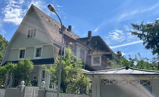 Helle Altbauwohnung in bester Wohnlage am Paul-Martin-Ufer