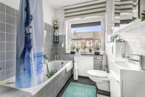 Bremen-Walle: Makelloses Reihenendhaus mit lichtdurchfluteten Räumen, Garten und Garage – Die vollständige Adresse der Immobilie erhältst du vom Anbieter., 28219 Osterfeuerberg, Bremen – Vorschaubild 14
