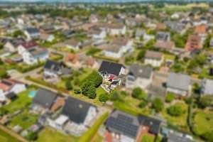 Wohnen mit Zukunft: Einfamilienhaus mit Wärmepumpe, Kamin und Effizienzklasse A+ – Die vollständige Adresse der Immobilie erhältst du vom Anbieter., 32278 Kirchlengern – Vorschaubild 4
