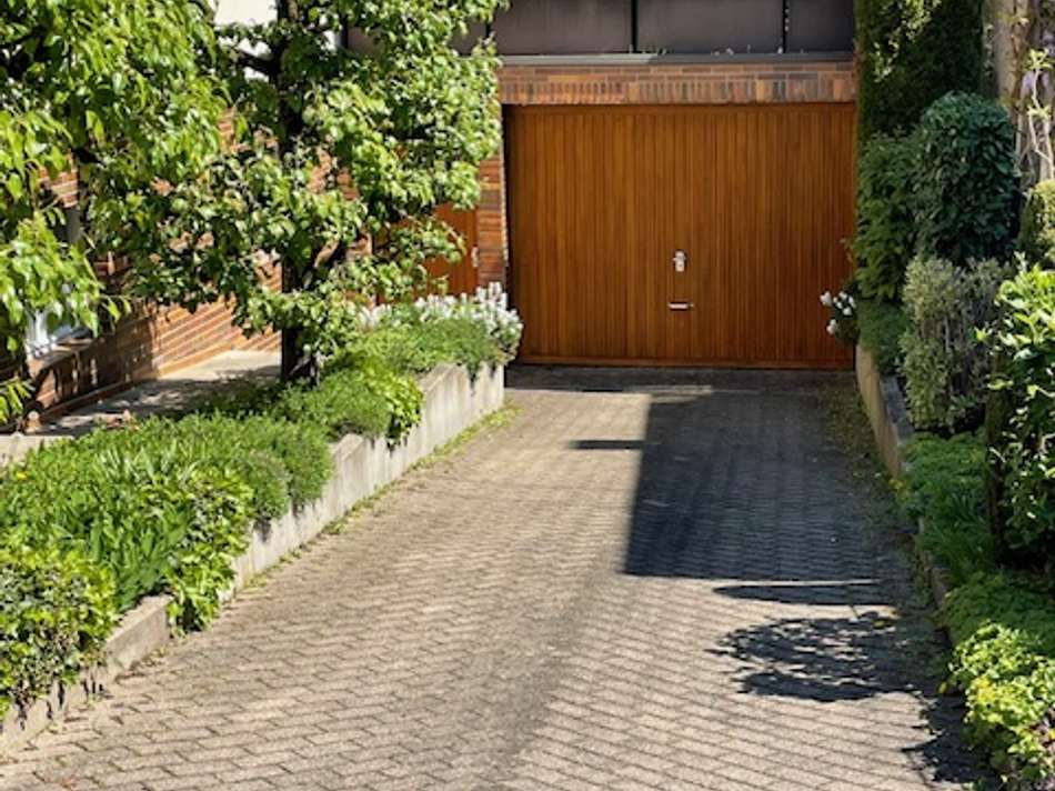 Zufahrt Garage