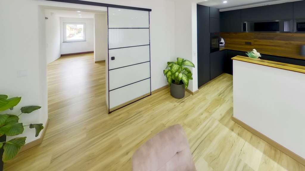 Immobilie in Oberderdingen - Top renovierte, große Wohnung zum Schnäppchenpreis! - Bild 1