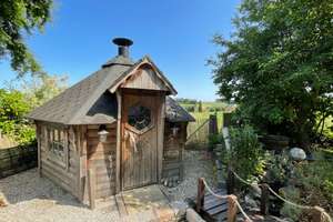 Holz, Licht, Lebensqualität. Einfamilienhaus mit unverbaubarem Blick in die Natur! – Die vollständige Adresse der Immobilie erhältst du vom Anbieter., 84036 Kumhausen – Vorschaubild 10