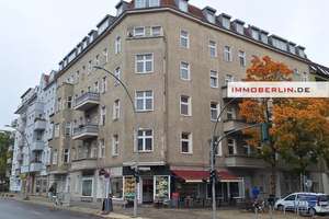 IMMOBERLIN.DE - Charaktervolle & familienfreundliche Altbauwohnung mit Sonnenbalkon & Lift