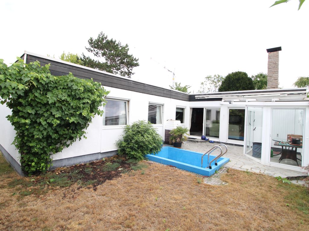 Wohnen und Arbeiten Bungalow mit Garten und dazugehörigem