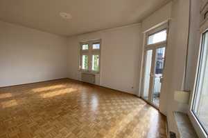 Großzügige 4-Zimmer Altbauwohnung mit 2 Balkone – Scharnhorststrasse 32, 65195 Wiesbaden – Vorschaubild 2