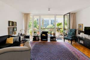 Lichtdurchflutete 3-Zimmer-Wohnung mit zwei Balkonen & Tiefgaragenstellplatz in Köln-Weiden – Die vollständige Adresse der Immobilie erhältst du vom Anbieter., 50858 Weiden, Köln – Vorschaubild 2